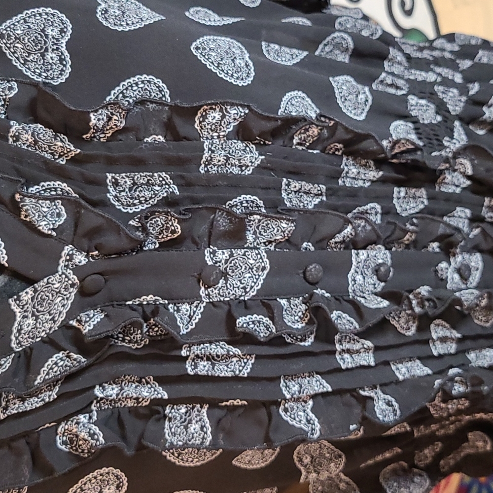 💥SOLD💥Torrid Paisley Heart Chiffon Blouse - Picture 5 of 7